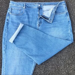 NEW American Eagle Mom Jeans Plus Size